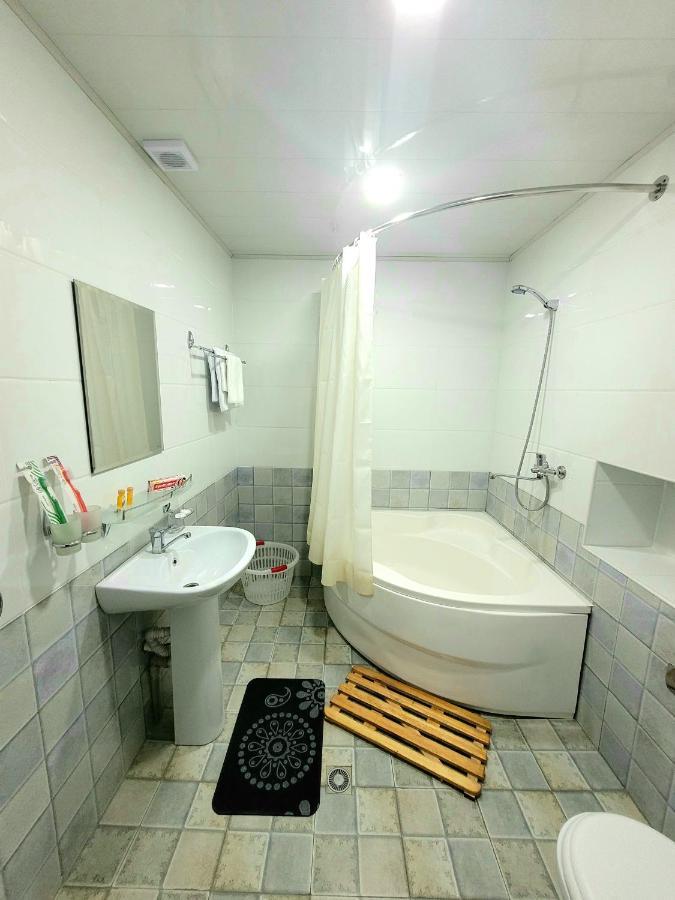 חיווה Madrasah Polvon-Qori Boutique Hotel XIX Century מראה חיצוני תמונה