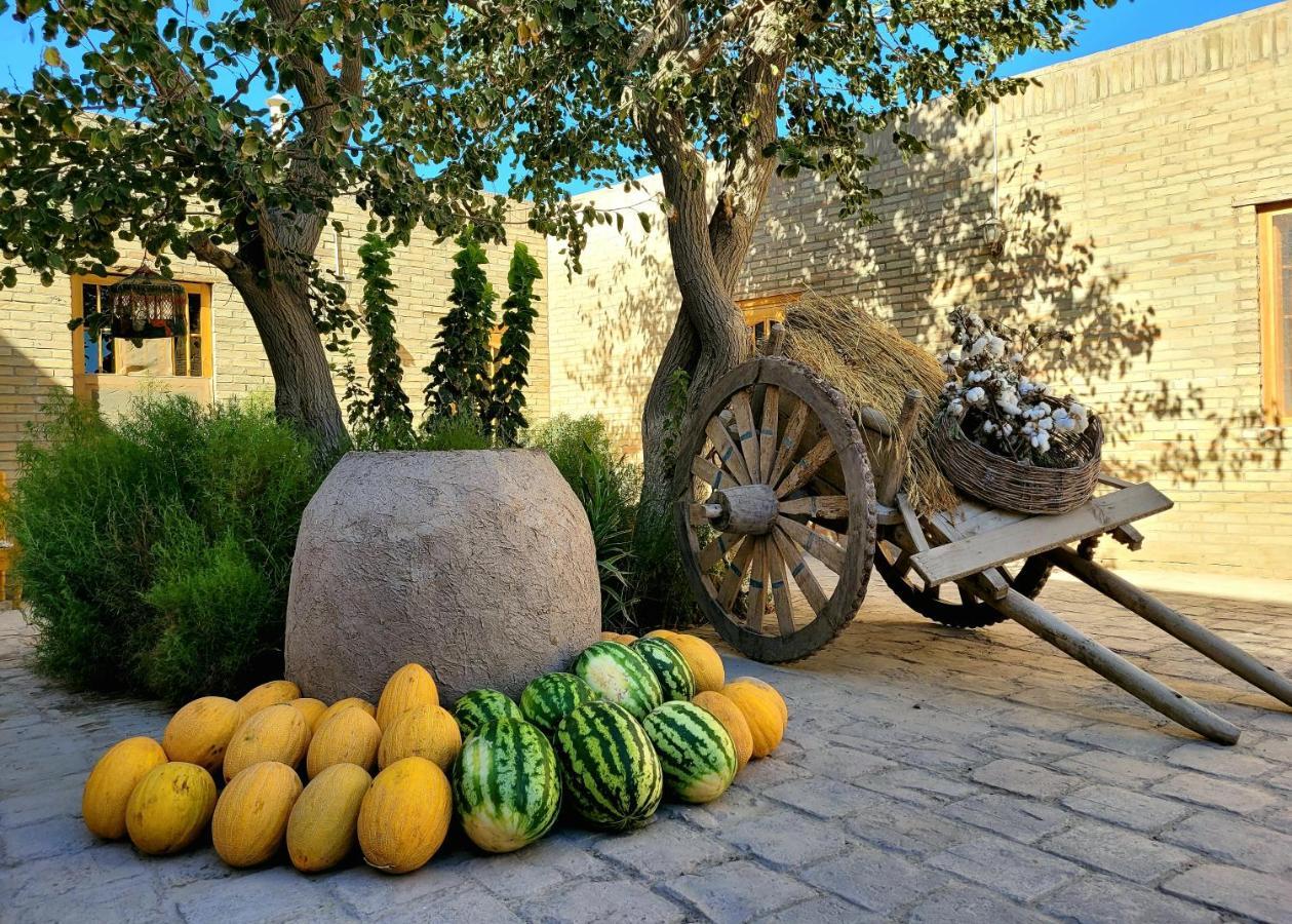חיווה Madrasah Polvon-Qori Boutique Hotel XIX Century מראה חיצוני תמונה