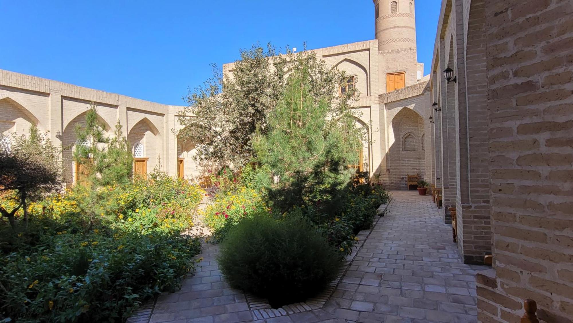 חיווה Madrasah Polvon-Qori Boutique Hotel XIX Century מראה חיצוני תמונה