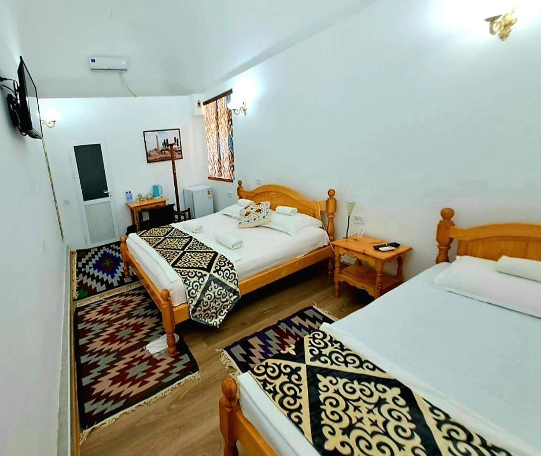 חיווה Madrasah Polvon-Qori Boutique Hotel XIX Century מראה חיצוני תמונה